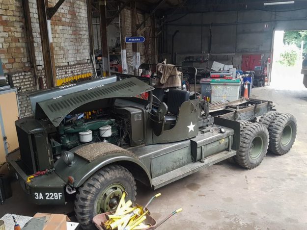 Echange des pneus et de la benne