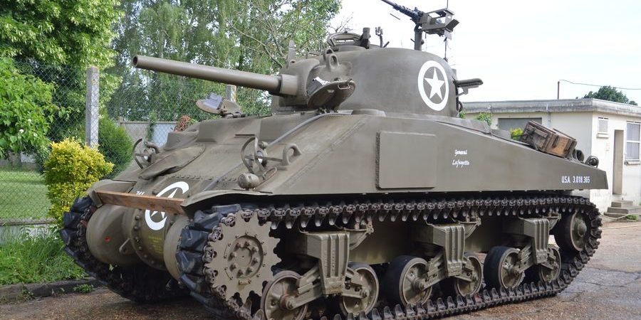 https://univem-paris.com/wp-content/uploads/2021/10/sherman-m4a4t-univem-900x450.jpg