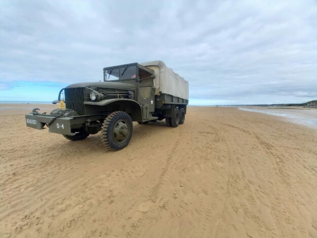 Sur Omaha Beach en juin 2024
